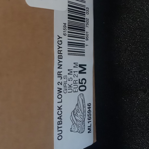 Merrell Toddler Girls Outback Low 2 JR Hiking Boots New in Box Size 5MT - Picture 3 of 3